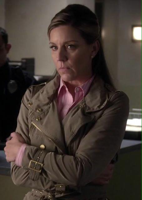 barbaranjo's tweet image. why is Mrs.Dilaurentis also different in season 1 ? #AskMar #CharlesIsA