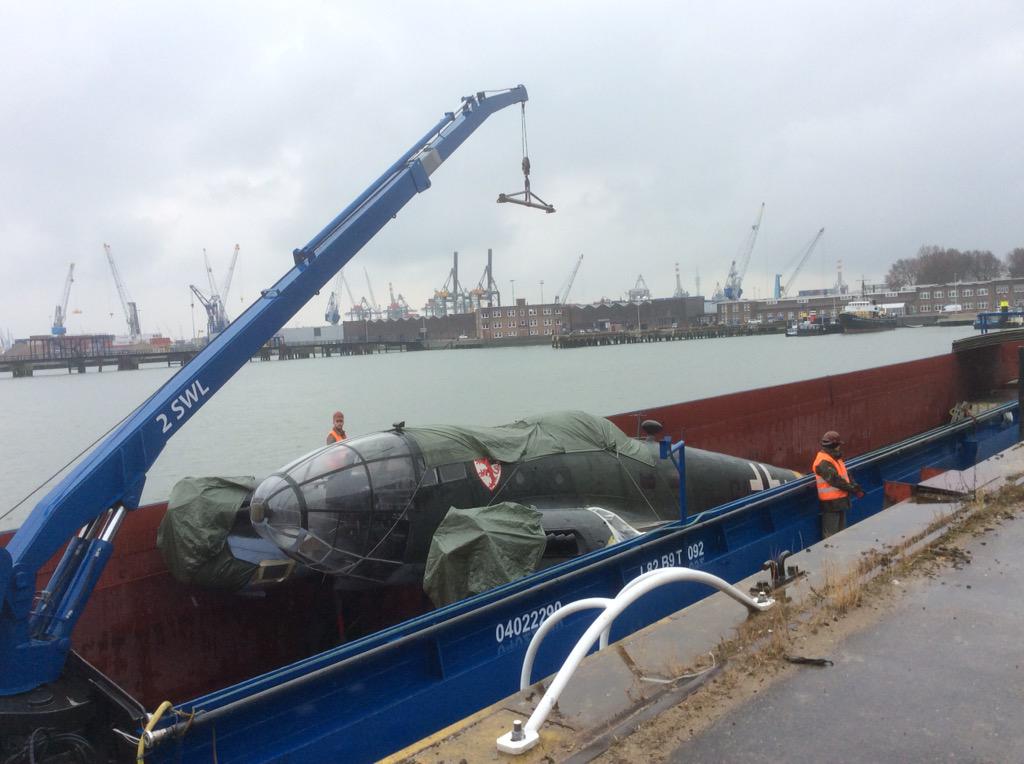 Ontscheping van de #Heinkel door Nederlandse en Duitse genie #DeAanval1940 #onderzeebootloods