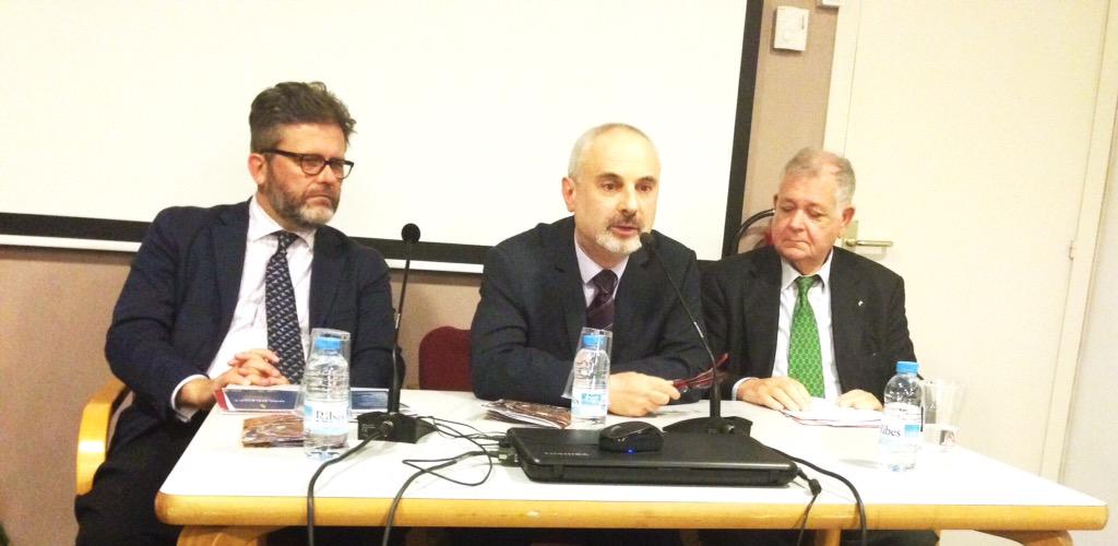 Manel Medeiros Gerente del IMEB, Miguel de Luca del Centro Sefarad Israel y Simón Emergui, Pte. BBBarcelona.