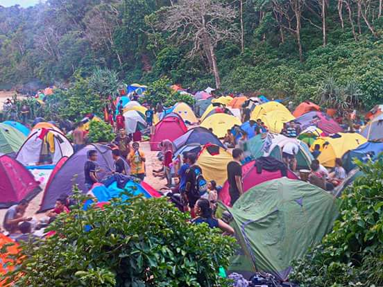 #savesempu RT <a href="/idbcpr/">Backpacker Indonesia</a>: Sempu yang.... berantakan... kalian... nggak usah kesini ya...... foto by <a href="/efenerr/">Farchan Noor Rachman</a>