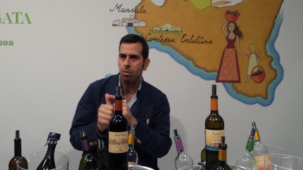 TactService's tweet photo. Finalmente @DonnafugataWine #vinitaly2015 #tact http://t.co/95FX0ObrBq
