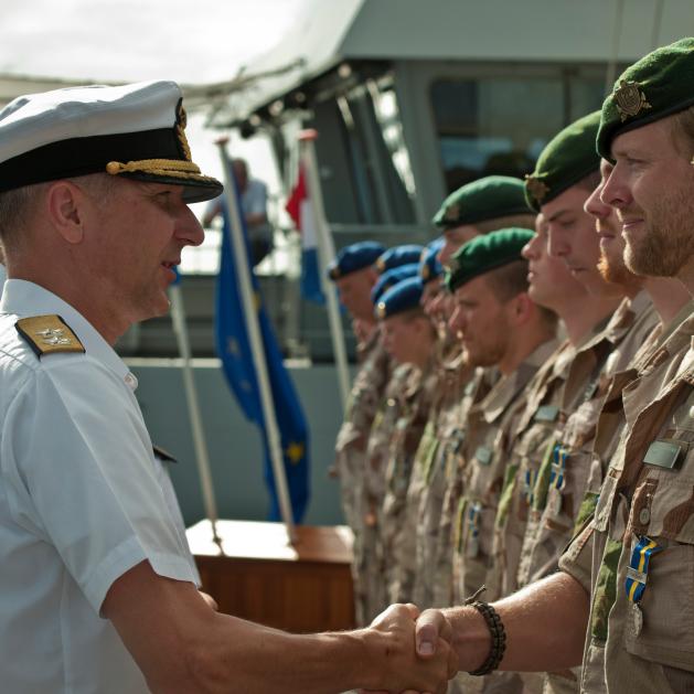 En ära att få medaljera de första ur ME 04. ow.ly/KM949 #svfm #marinen #eunavfor