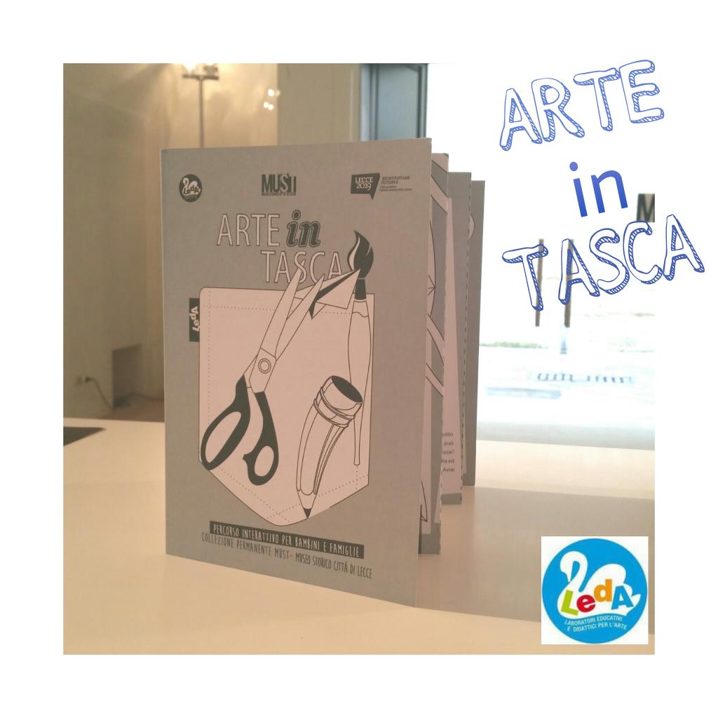DMuseomust's tweet photo. #Arteintasca è la guida-gioco del @MustLecce con attività da fare di fronte le sculture #MuseumWeek #souvenirsMW http://t.co/o4vzEXEv0O