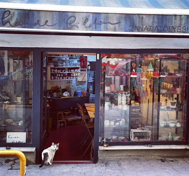 Bu sabah Hande Bilten'in Cihangir 'deki atolyesinde kahvaltiya davetliydik.