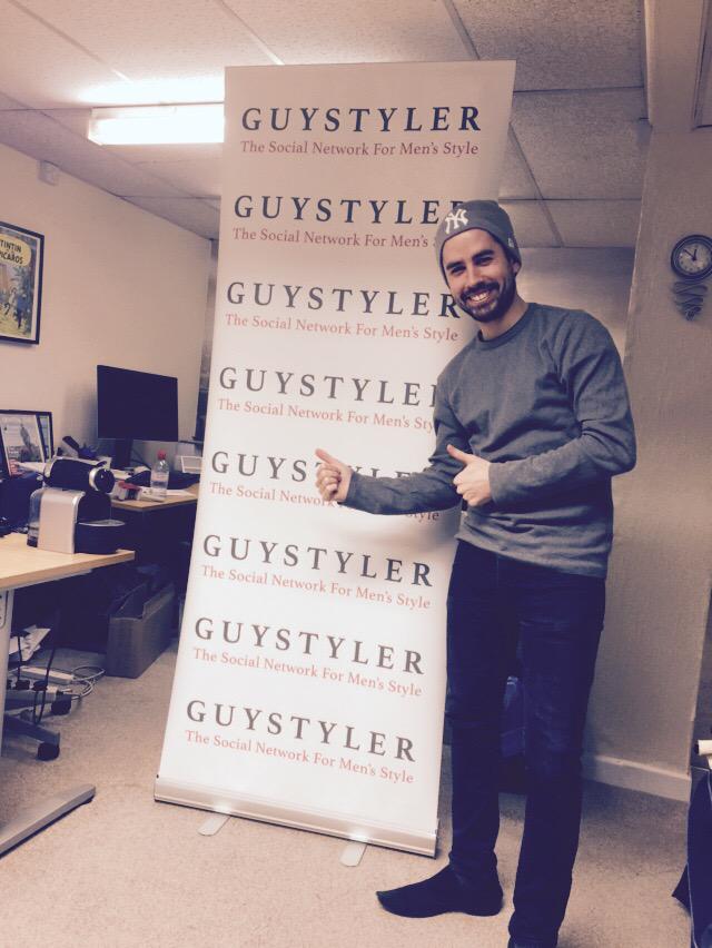 JamieSmalley's tweet image. @guy_styler Sean rockin the new roller banner! @MrEdmonds @ted_baker @runderwear @RunBreeze #fashion