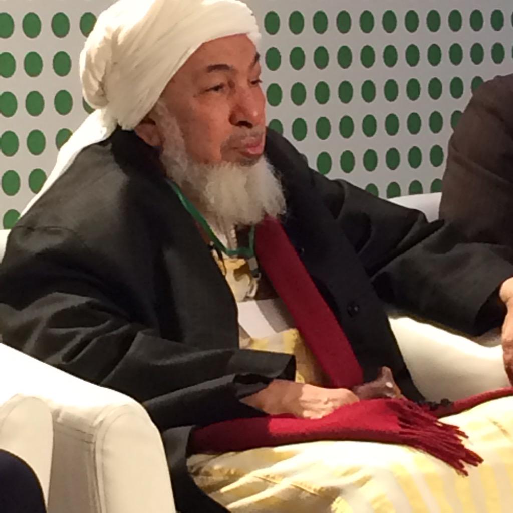 QariAsim's tweet image. @Bin_Bayyah listening to recitation of #Quran, which I recited, to open the #ImamsOnline #DigitSummit