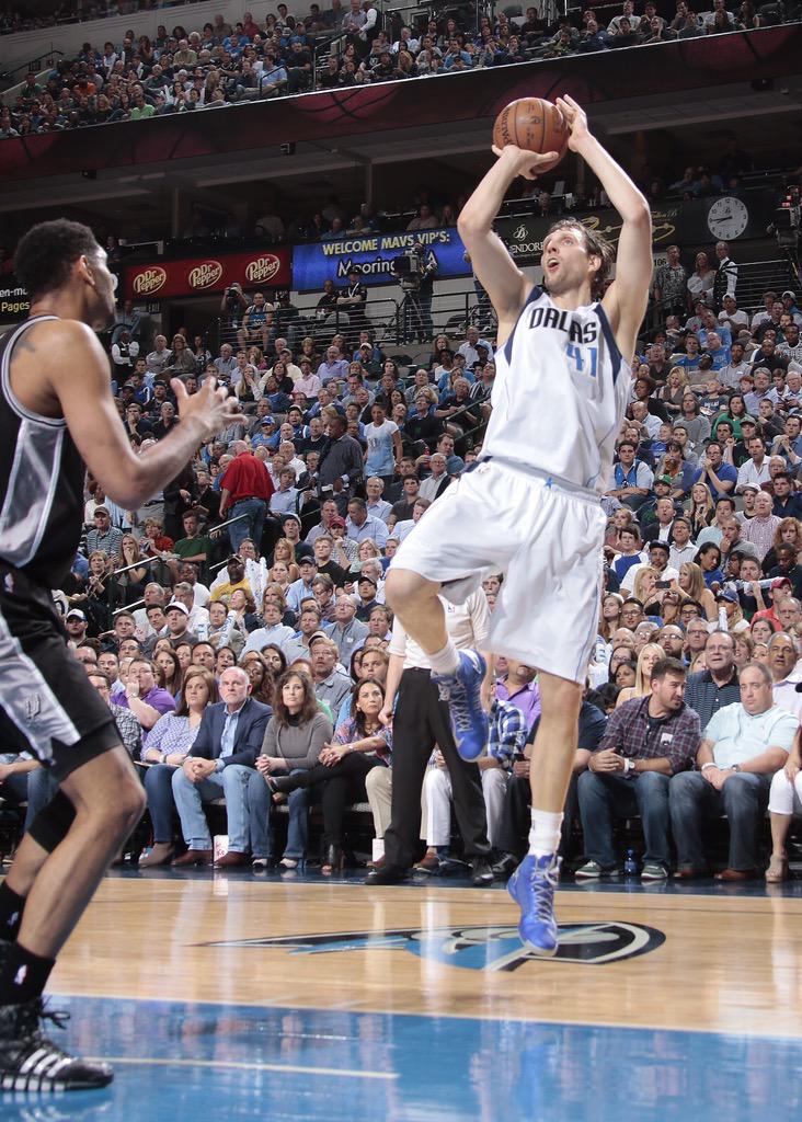 Mavs_FFL's tweet photo. Dirk Nowitzki is now the 1st player in NBA history w/ 25,000 pts, 10,000 rebs, 1,000 blcks &amp; 1,000 3-pointers #legend http://t.co/NsnMDNM9XL