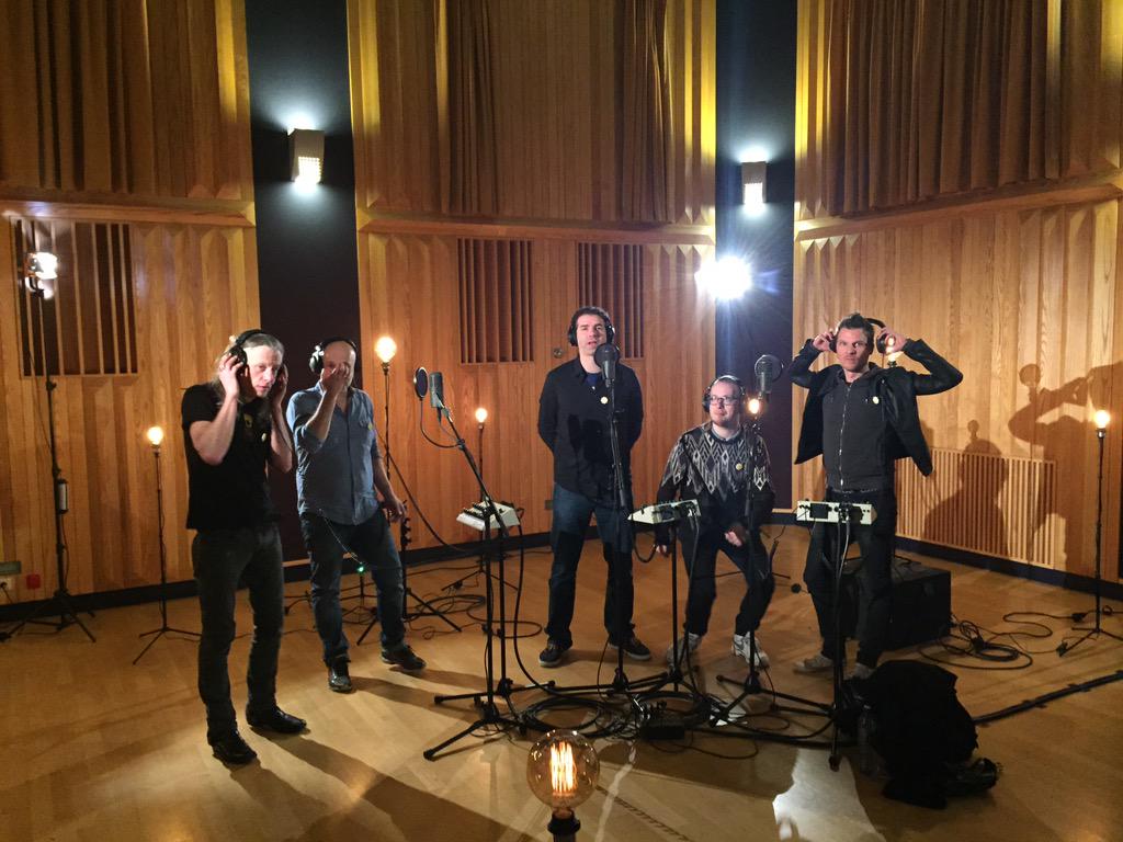 De kelen open voor #iedereentegenkanker met Johannes <a href="/sch00lisc00l/">School is Cool</a>, <a href="/gertbettens/">Gert Bettens</a>, Klaas <a href="/YevgueniBE/">Yevgueni</a> en #GuySwinnen