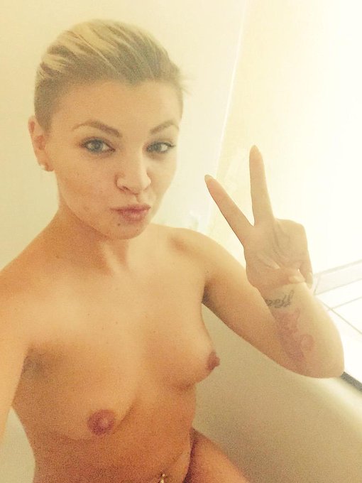 #GoodMorning shower 🛀💚 oh and follow my #Instagram @a.little420 http://t.co/KK2ZMv4Pgk<a href="/tag/goodmorning"class="tags">#GoodMorning</a><a href="/tag/instagram"class="tags">#Instagram</a>