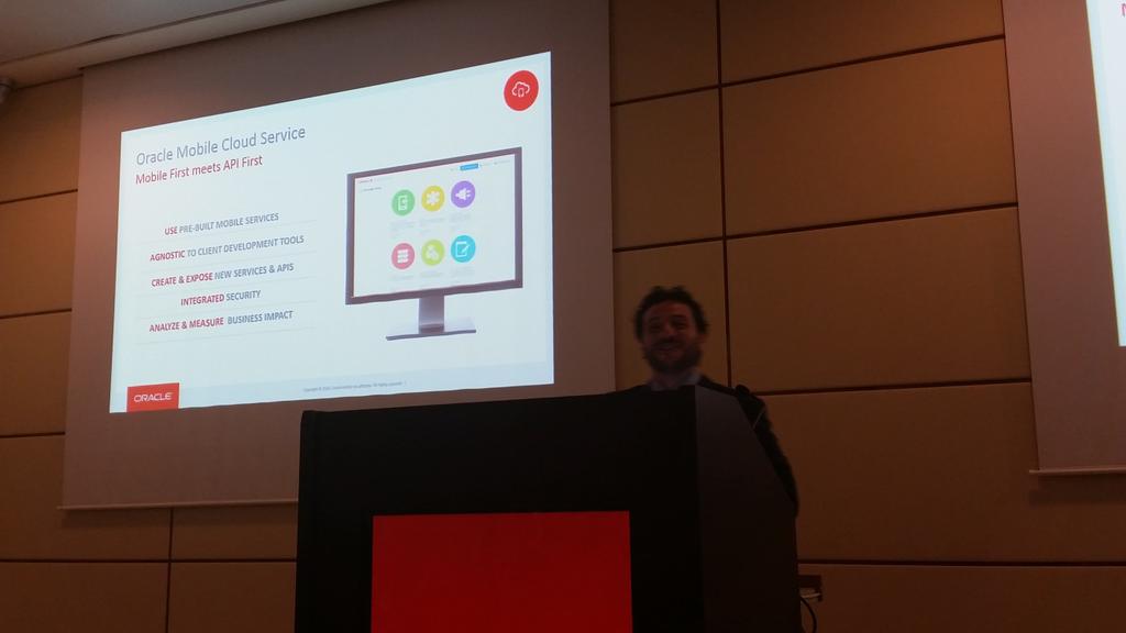 @ninoguarnacci #CloudDay <a href="/OracleItalia/">Oracle Italia</a> #Mobile first meets #API first