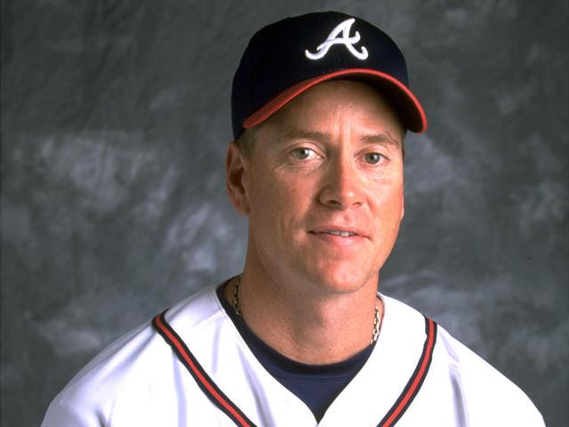 Happy 49th birthday to Hall of Famer Tom Glavine. 