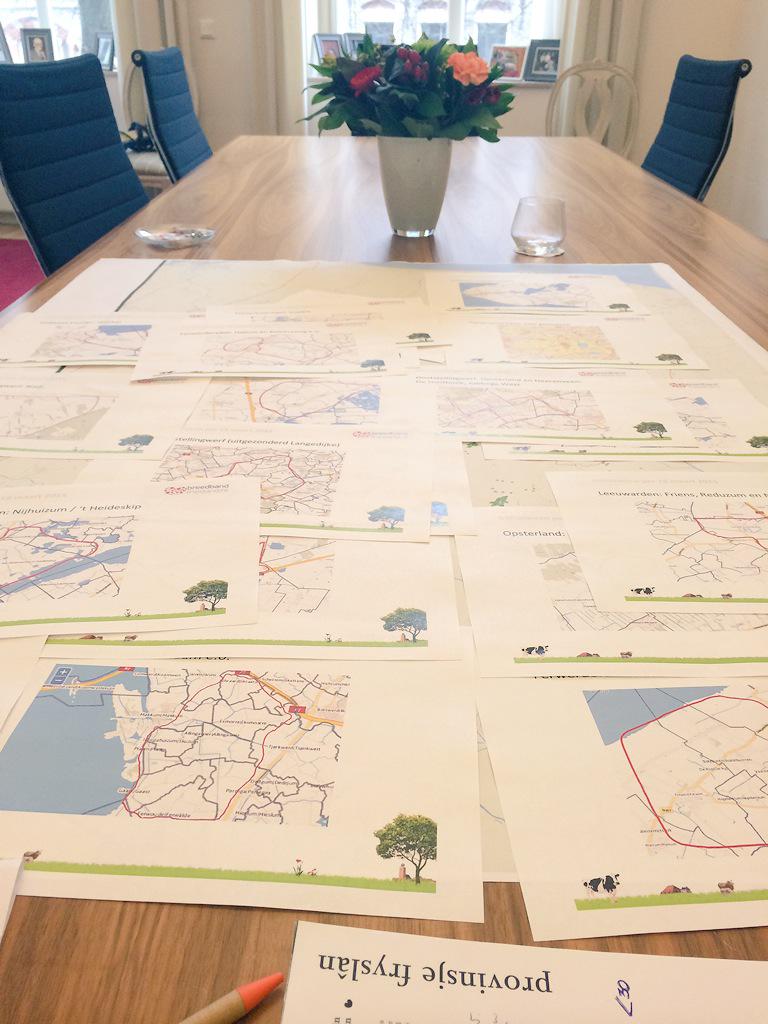 sietskepoepjes's tweet photo. Kaarten op tafel. Fryslân schreeuwt om sterkere digitale infra. De komende jaren hebben we veel waar te maken. #frl http://t.co/zNWjsLTiLA
