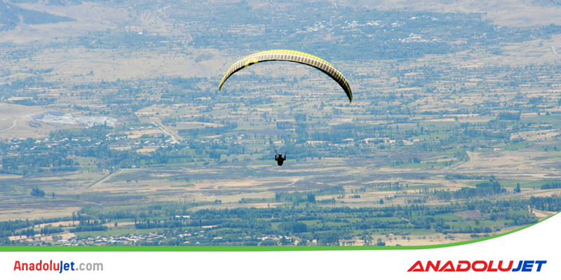 AJET_TR's tweet photo. Erzincan'da yamaç paraşütü yapıldığını biliyor muydunuz? Erzincan'da bu deneyimi yaşamak isteyenler RT'lesin! http://t.co/V4JUV6JqJX