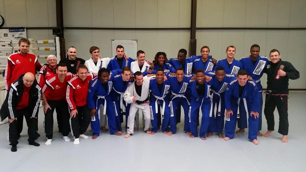 RoyalBelgianFA's tweet photo. Teambuilding pour les -21 ! Initiation au jiu-jitsu et à la boxe #U21belmol http://t.co/UWDzdYvwKj