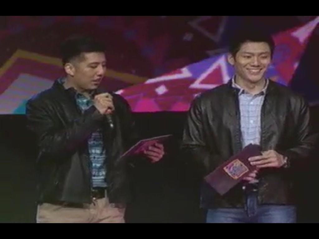SolidJaRon's tweet photo. @jeronteng and @jericteng presenting the Fave Guest Appearance Award... #MYXMusicAwards http://t.co/1Zp8IN2iDl