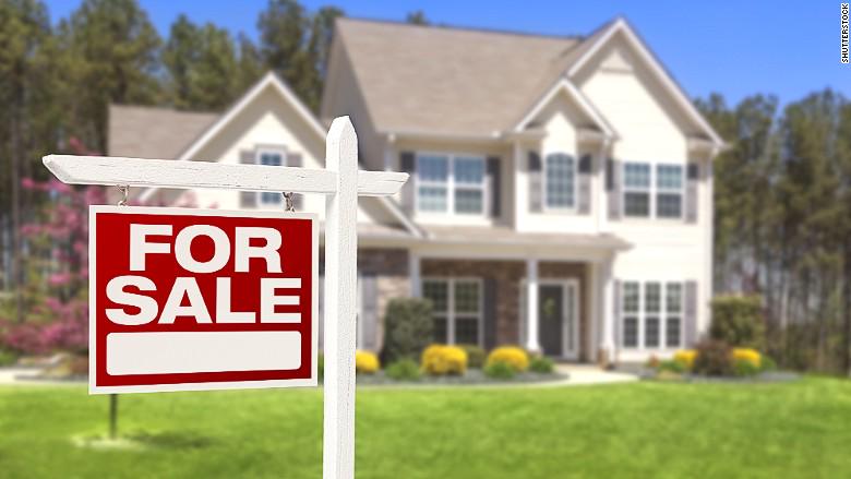 CNNBusiness's tweet image. Thinking of selling your home? Here are 4 reasons why now might be the perfect time: 
cnnmon.ie/1BmF4mS @zillow