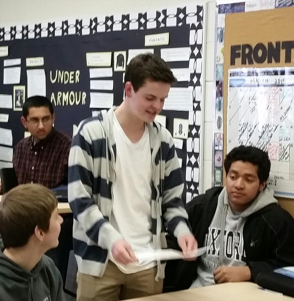 MsBachart's tweet photo. Debating human rights and hiring in retailing 20s @anitaaa_xoxo #intelligentstudents #21stcentury #toughbattle http://t.co/ZoYtglqpDT