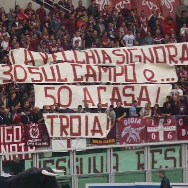 Troia! #JuveMerda #TornateinCalabria #Torinoègranata #Torino #football #calcio by erikamoraglio