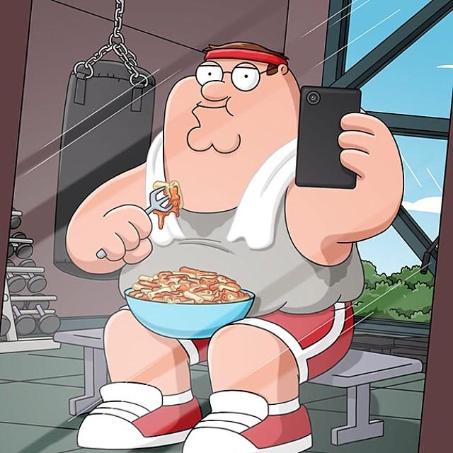 PeterPumkinEatr's tweet photo. Carb loading at the gym. #imsmart #gettinginshape #gym #workingoutwednesday http://t.co/FNve3zcDp3