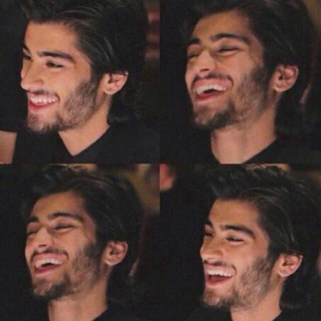 STYL3S1994's tweet photo. Te vi crecer, te vi reir, te vi llorar y ahora te estoy viendo mientras te vas

#AlwaysInOurHeartsZaynMalik http://t.co/PJgHyfofB1
