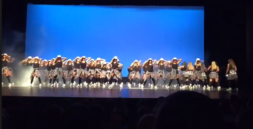 totalsratmove's tweet photo. This Amazing Chi Omega Dance Routine Deserves A Standing Ovation: http://t.co/P6JFi1hgK1 http://t.co/8MjEnz1x6j