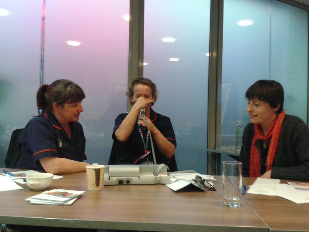 07Sutherland's tweet photo. “@RespEM: Nottm evening Spirometry training. Keep going, keep going, keep going... http://t.co/vTA0h9rHiS” @NottmWestCCG