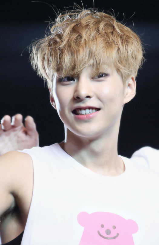 _Kyungsoo_lover's tweet photo. Happy birthday to our cutest hyung Xiumin!

#HappyXiuminDay http://t.co/jtazmsz4Lc