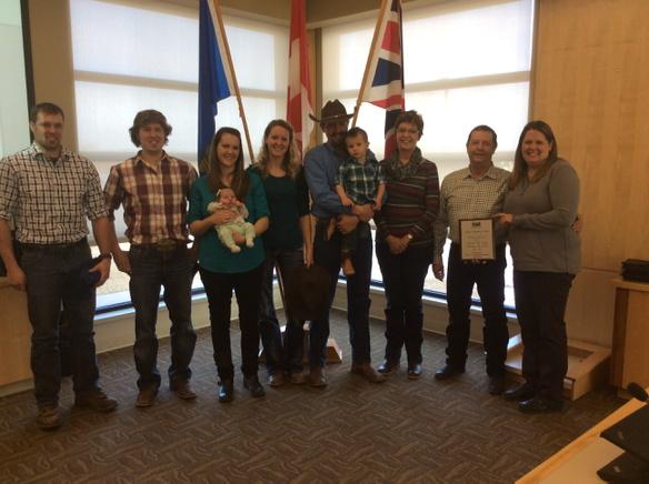 MVCounty's tweet photo. Congrats to #MVCounty Farm Family of the Year, the Overguards. #AgFamily #Farming http://t.co/mE0w1vFP5Q