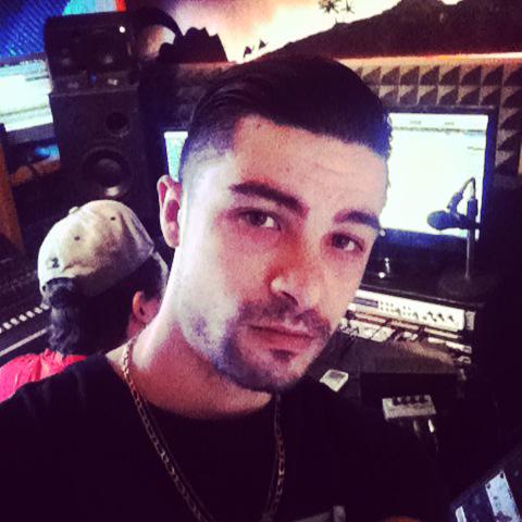 LATINOffishal's tweet photo. STUDIO TIME ON PREPARE LES PROCHAINS SINGLES
@BlastaStudio http://t.co/mrkfQt16SD