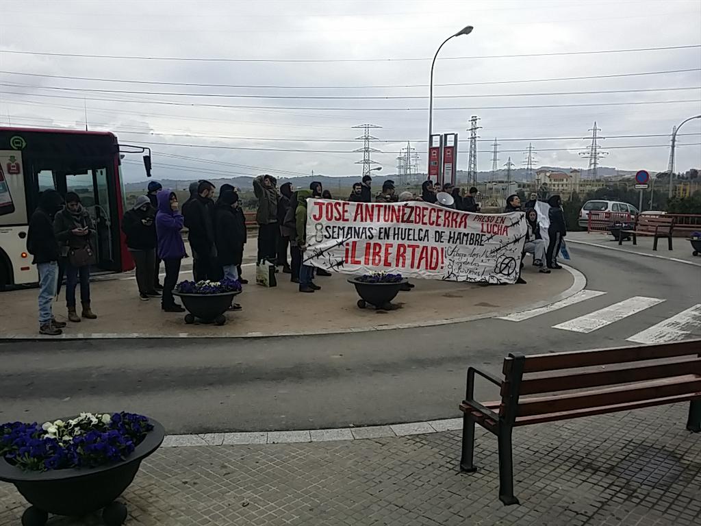 achaycharrua's tweet photo. http://t.co/g6i5xrvCqK Posible "Dispersión" de #AntúnezBecerraLibertad a Lleida @BecerraLibertad #SolidaridadPresxs http://t.co/eYE5fYIKYT