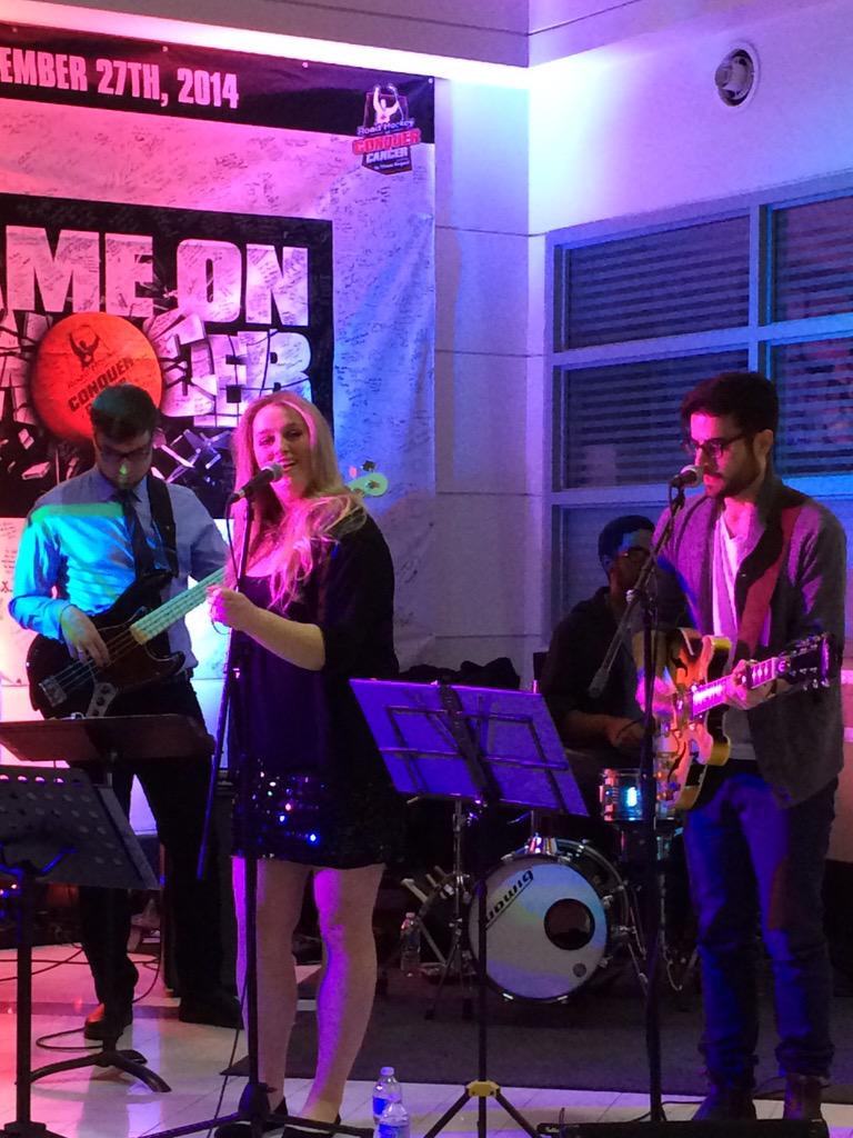 Opening Set-sational! <a href="/Staceyrm/">Stacey Renee</a> w <a href="/mattmarcoccia/">Matt Marcoccia</a> <a href="/supercmusic/">Da-Rell</a> <a href="/jeffdeegan/">Jeff Deegan</a> Soul sista is in The Atrium!