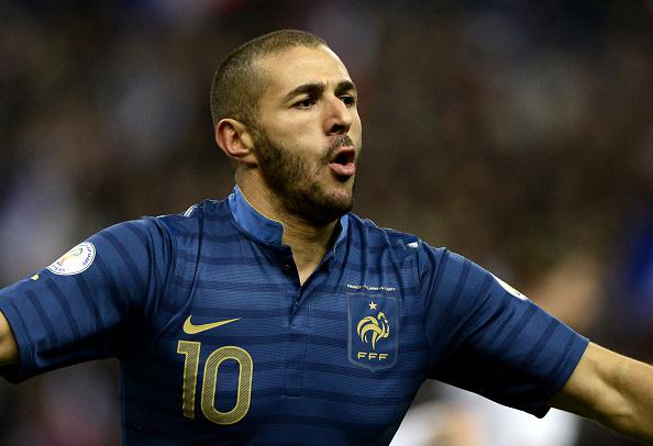 UEFAEURO's tweet photo. Every time @Benzema has scored for @equipedefrance, Les Bleus have won! (25 goals) http://t.co/2JBsDMTv9A #EURO2016 http://t.co/yr4ostaePX