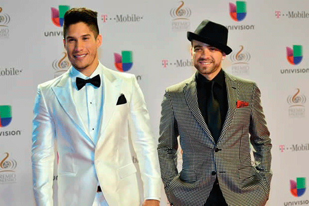 VenBeauty's tweet photo. ¡Chino y Nacho lideran en los Heat Latin Music Awards! - http://t.co/IgEqaRukQd… http://t.co/6OZhrpqvxn"