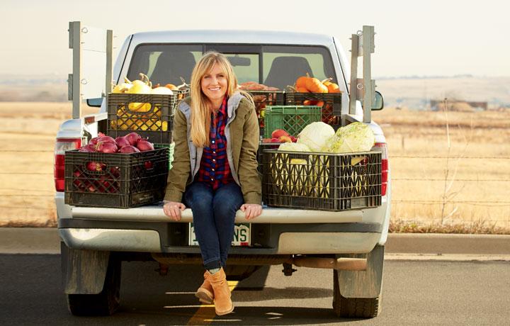 LaraNotSara's tweet image. A @WellsFargo #volunteer fights hunger w/ produce that otherwise might be wasted.#SmallIsHuge bit.ly/1GUOzxi