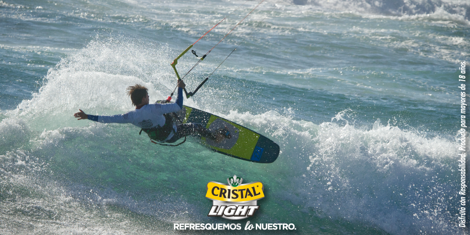 CristalLightCL's tweet photo. Siempre es un buen momento cuando se trata de refrescarnos✌️ http://t.co/Fn9A0k8taM