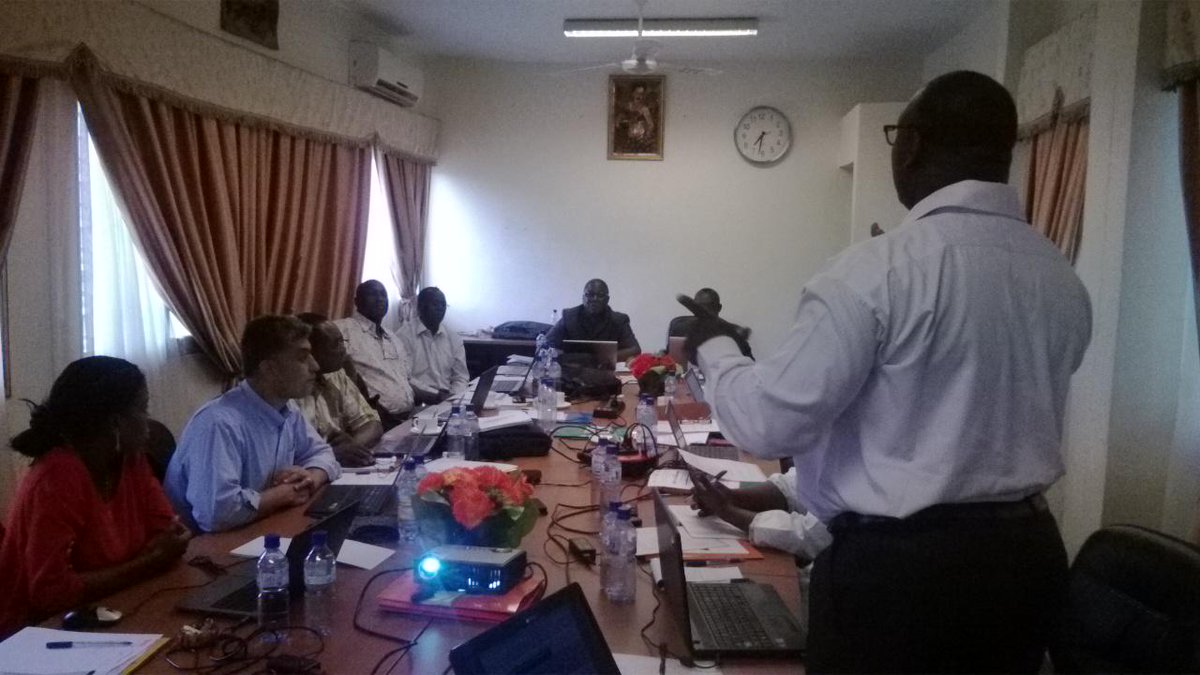 CILSSinfos's tweet photo. RT @SawapCommunity Experts of #CILSS #IUCN #OSS and #BM  in Ouagadougou for a workshop for the BRICKS Work Plan 2015 http://t.co/khYFKFXGb1