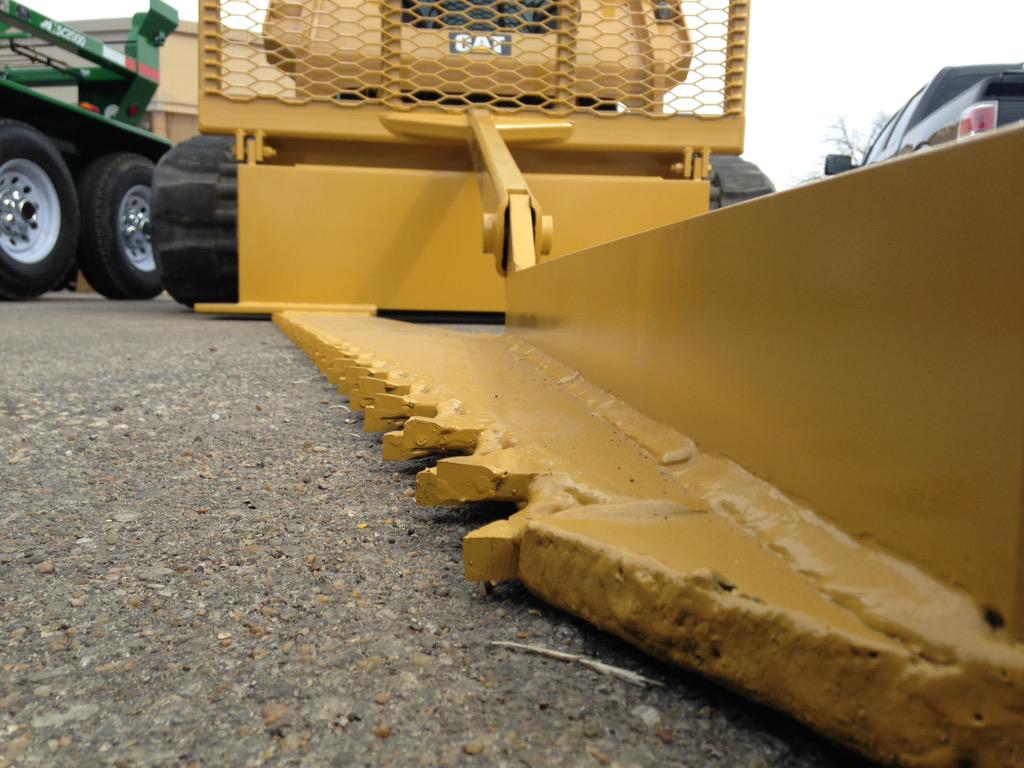 SiekerSales's tweet photo. Thanks to @FoleyEquipment for the #Cat Skid Steer to show #ThePerfectTreeSaw @ Mid Am Ag Expo http://t.co/kb6ueE1veR http://t.co/NLsV5uIgUN