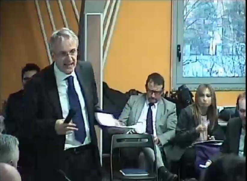 Osserv_Digital's tweet photo. .@marianocorso approfondisce il tema del lavoro agile durante il convegno #OCBA15 #LavoroAgile15 http://t.co/6xupvonFH7