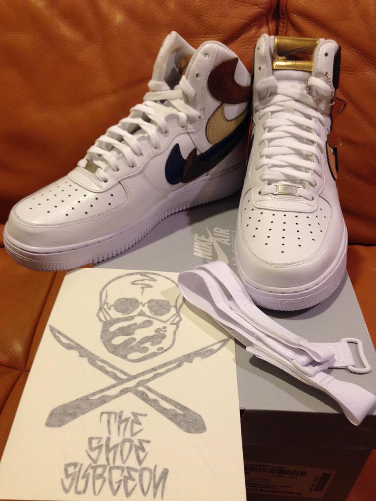 PhatboyNYC's tweet image. John Geiger Misplaced Checks AF1 in size 11 (#16/25) RT @NikeLawd @ANT_NYC1 @thesolefather @DirtysoleNYC @Shop_Swoosh