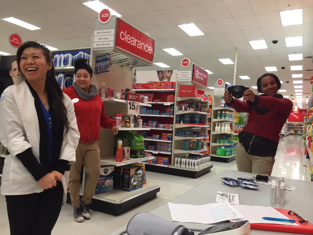 HeetPatelTGT's tweet photo. Blood Pressure and BMI screenings at 2141! #WellnessWednesdays  @jeffkrug12 @Jenbrustman @JeminAmin @LilesLaura http://t.co/CpmYVs0lPp