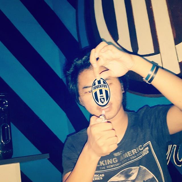 No rasis no party 😆 #ForzaINTER  #juvemerda #juveladri #milanosiamonoi #milano by alfarenaldo