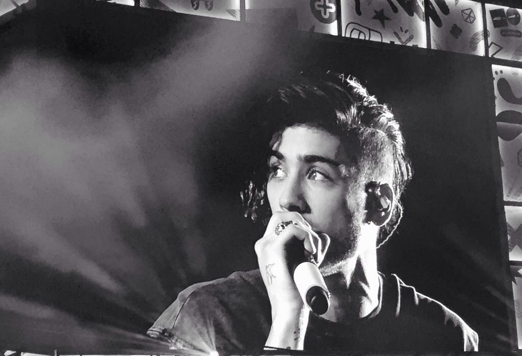 1DStalker's tweet photo. "Who's gonna be the first to say goodbye?" http://t.co/1a229D5DrZ