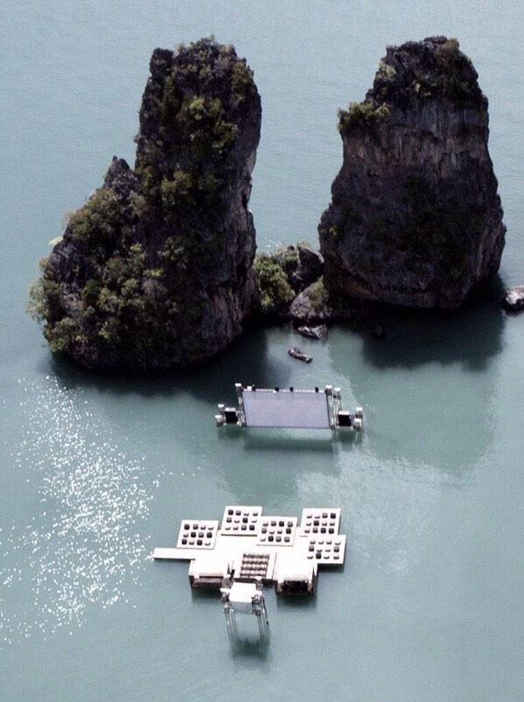 DopePIaces's tweet image. I want to go to the floating cinema in Thailand 😳😍🙌