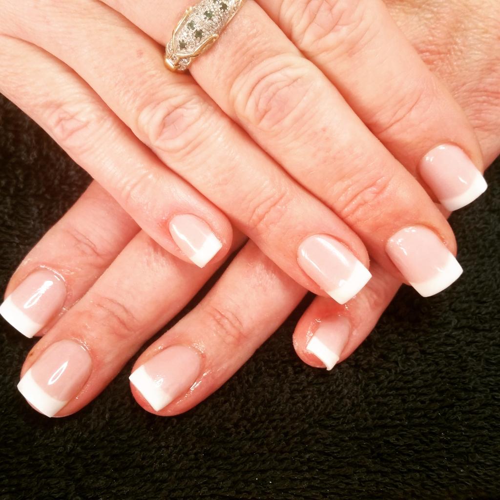 Linzholmes88's tweet photo. Nails done by me @ @baroque_No1  #acrylic #nsi #gelpolish #opi http://t.co/ffZPcteRwu