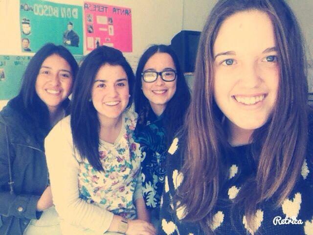 ambarbenalcazar's tweet photo. @paulasaboriit @Paula_Ros7 @mendesfani pasarlo perfecto en este viaje,os echaré muchisimo de menos en clase ❤❤ http://t.co/YchFCDPrtL