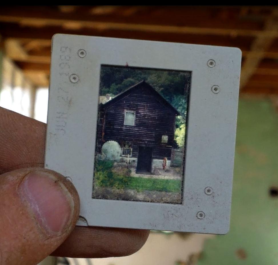 Cutaplug's tweet image. Searching for #treasure in old home - Gold &amp;amp; silver found!  Lost ring returned after 30 years! buff.ly/1BMoP1F