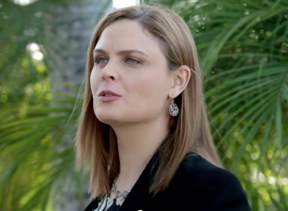 lobavieja68's tweet photo. #Bones 4 vídeos promocionales The Psychic in the Soup (10.11) en un sólo clic  http://t.co/t1DRYobduT (youtube) http://t.co/vERP4ekhQL
