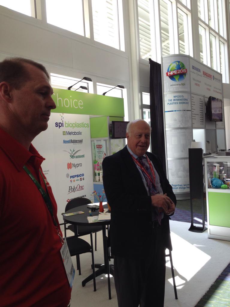 Ron Buckhalt from the USDA and Keith Edwards from BASF present the #innovation in #bioplastics award to Eastman Kodak