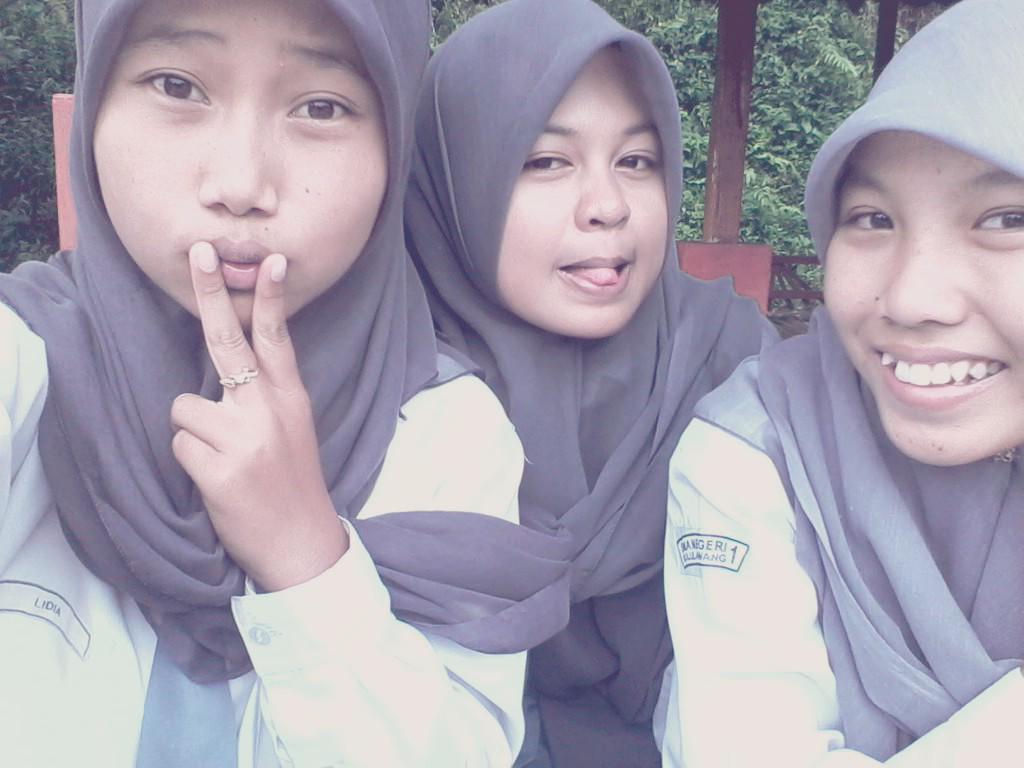 MeilitaDela's tweet photo. Selamat pagi :-) @lidia701  @laras_yeny http://t.co/ryyUclu3fm