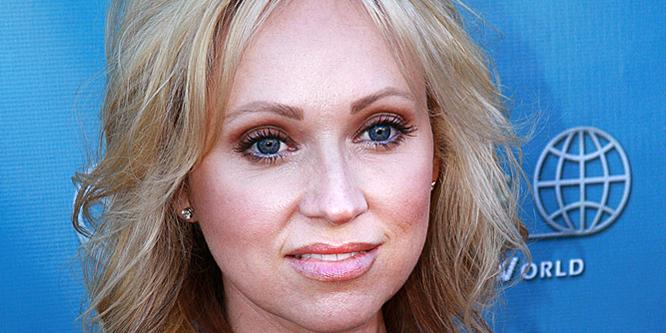 Happy 43rd Birthday to Leigh-Allyn Baker ( 